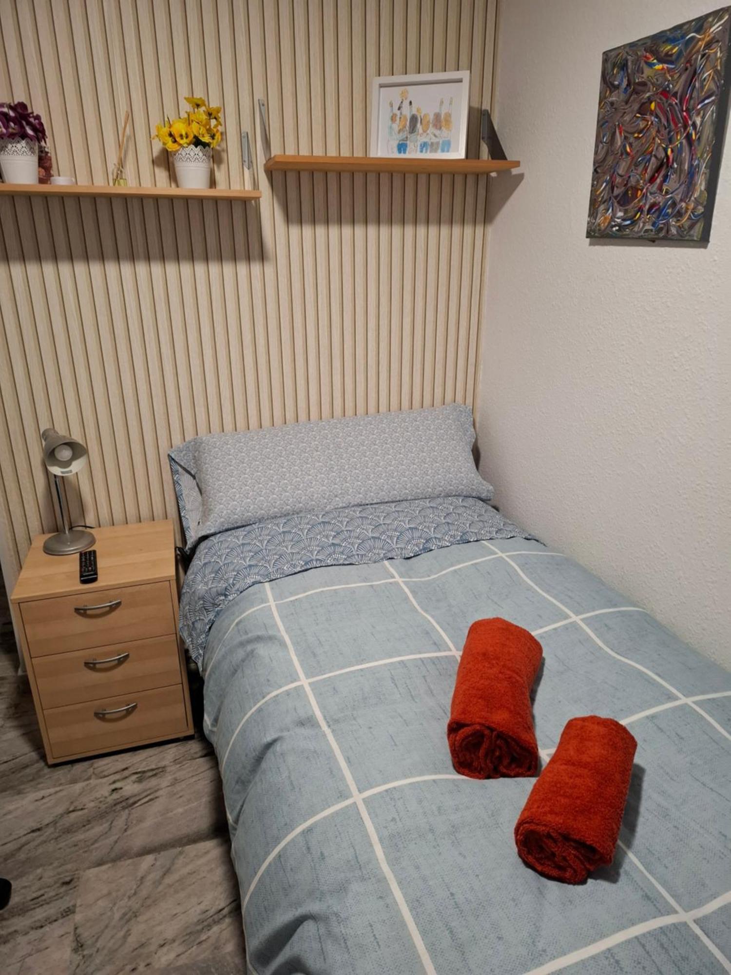 Habitacion Particular Con Bano Privado إشبيلية المظهر الخارجي الصورة